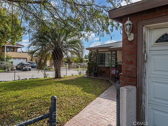 3rd image of 2628 Millbrae Ave