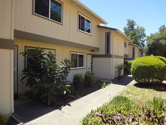 2nd image of 13 Oliva Dr #B