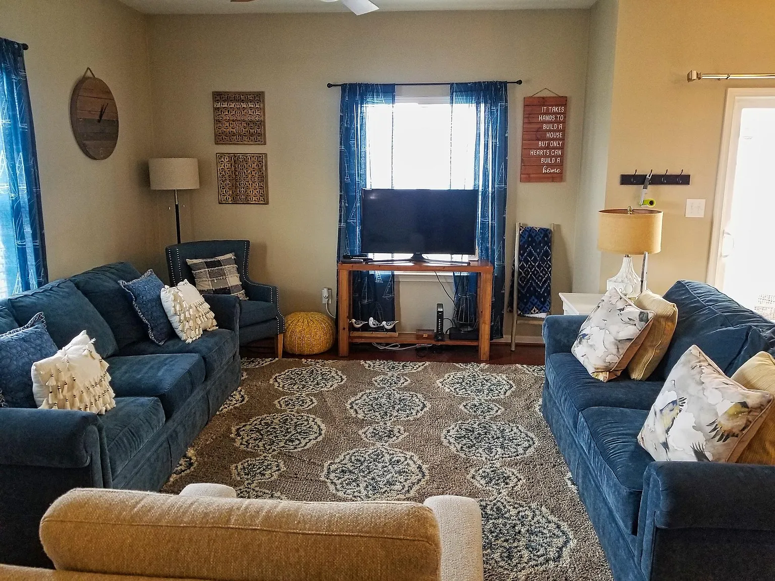 3 bed, 2.5 bath, 1800 sqft, $2,600 — Photo 4
