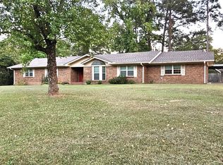 206 Redwater Rd, Wake Village, TX 75501