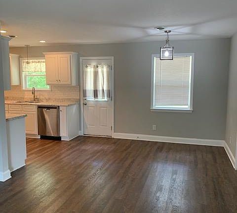 4th image of 4523 Evanston Dr