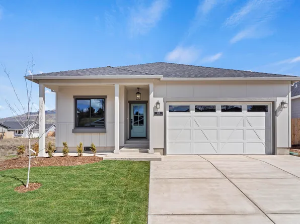 248 Christopher Way, Talent, OR 97540