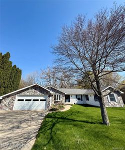 2949 E Hillside Dr, Midland, MI, 48640