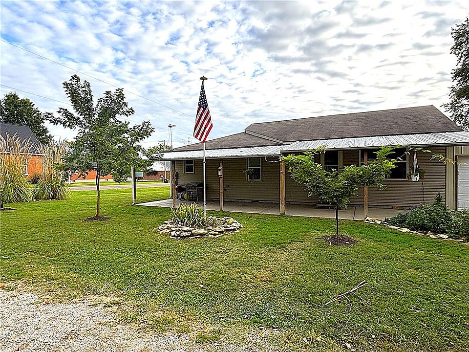 1st image of 209 D St