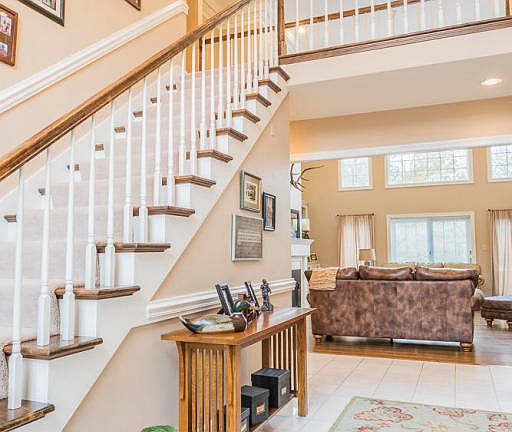 4th image of 209 Burke Pl