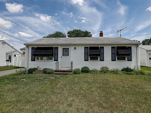 3rd image of 21 Glen Meadows Dr