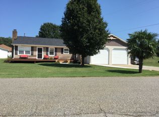 25 Coastline Dr, Inman, SC 29349