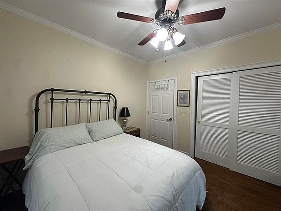 4th image of 1013 Grafenstatte St NW