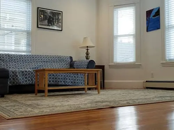 29 Brackett St, Brighton, MA 02135