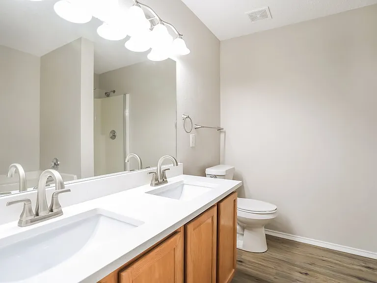 5209 Royal Burgess Dr — Photo 11