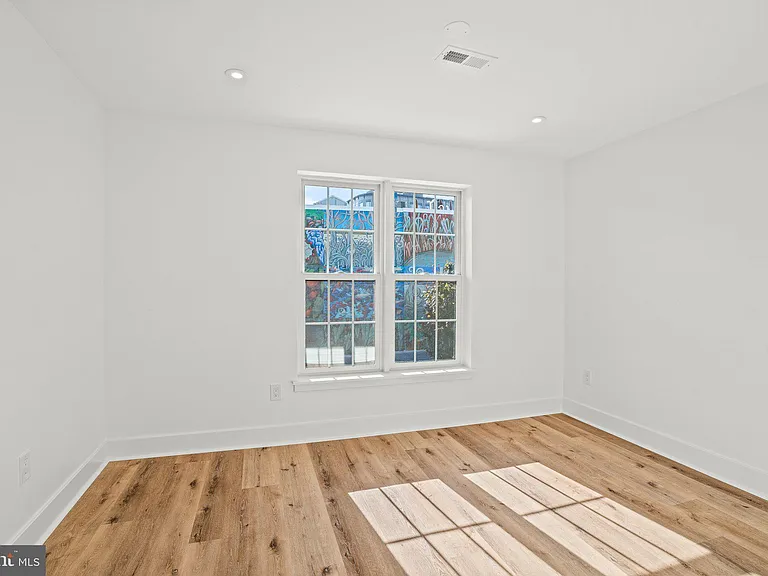 150 Fairmount Ave #2 — Photo 16
