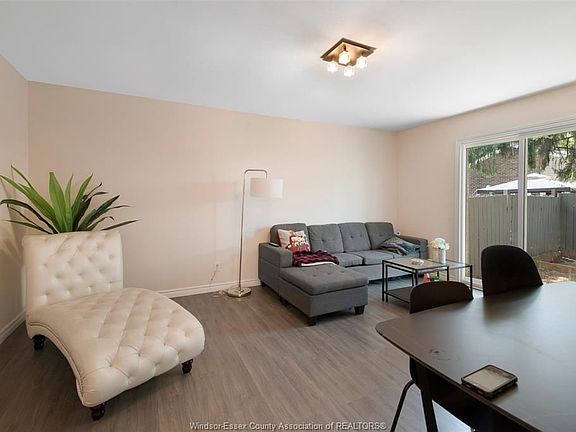 5th image of 1347 Copperfield Pl