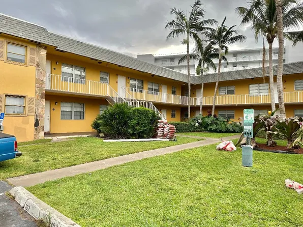 220 Croton Ave APT 202, Lantana, FL 33462