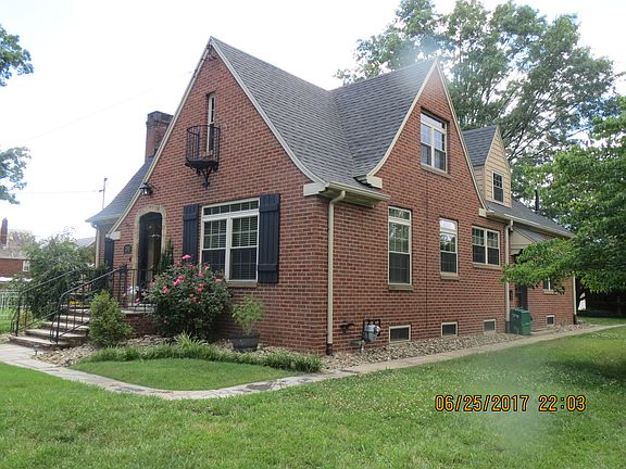 3rd image of 2103 Pearcy Ave