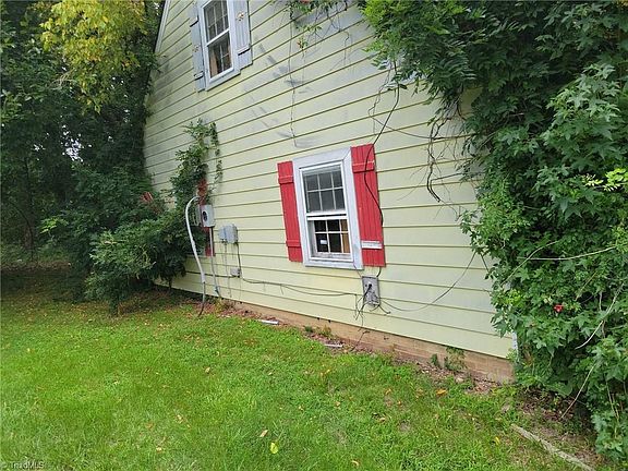 2nd image of 2113 Little Ave