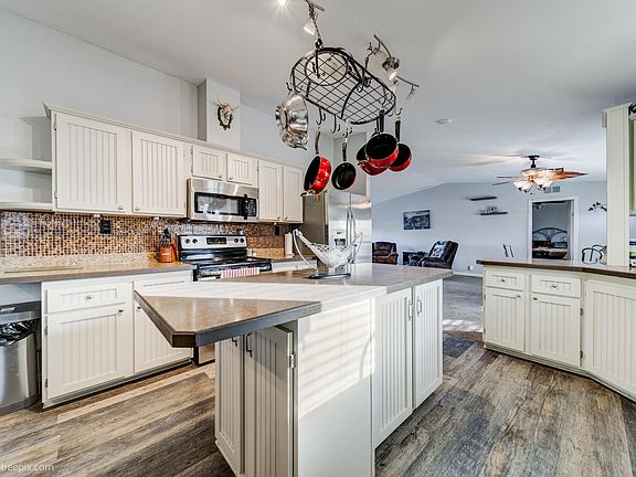 5th image of 3006 N Carnahan St