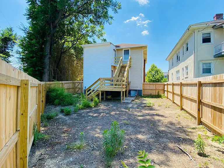 2507 Seminary Ave. — Photo 35