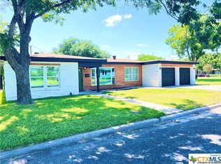 306 Lariat Ln, Victoria, TX 77901