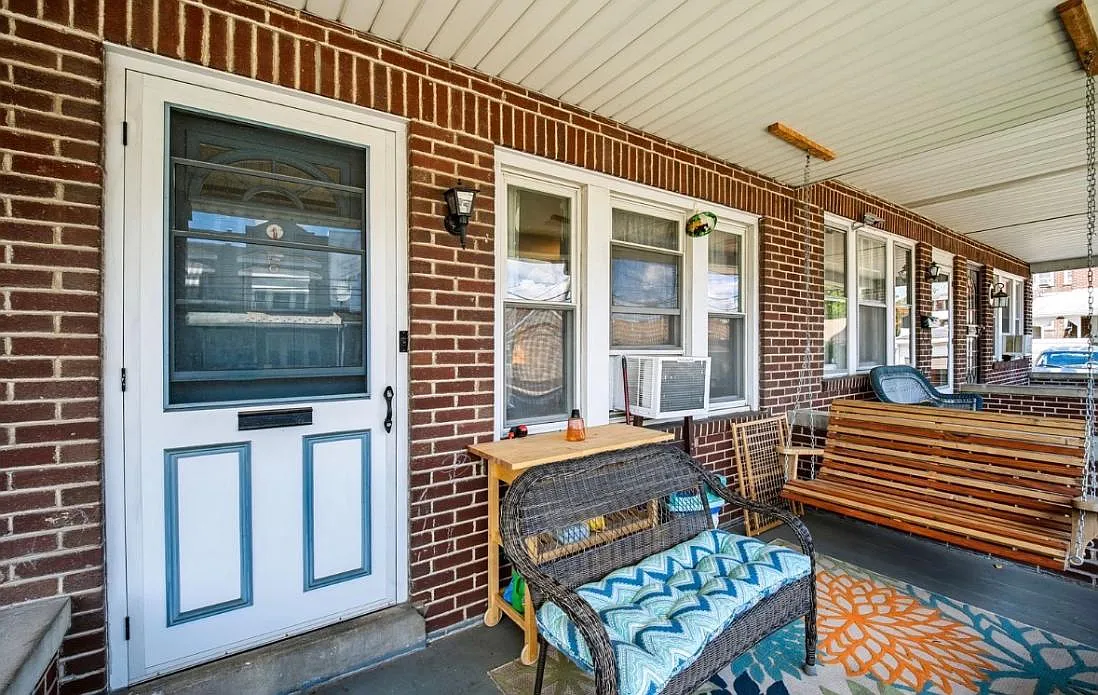 3 bed, 1310 sqft, $2,295 — Photo 1