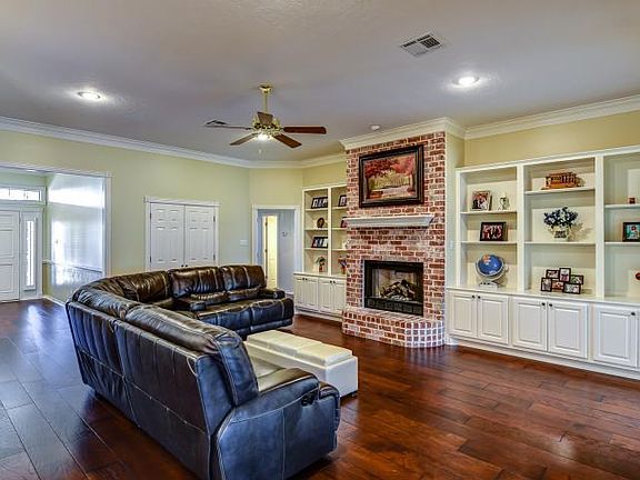 3rd image of 3206 Innsbruck Cir