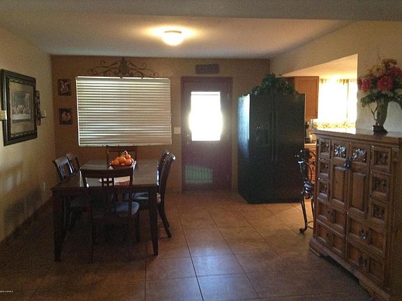 4th image of 1122 E Laurel Dr