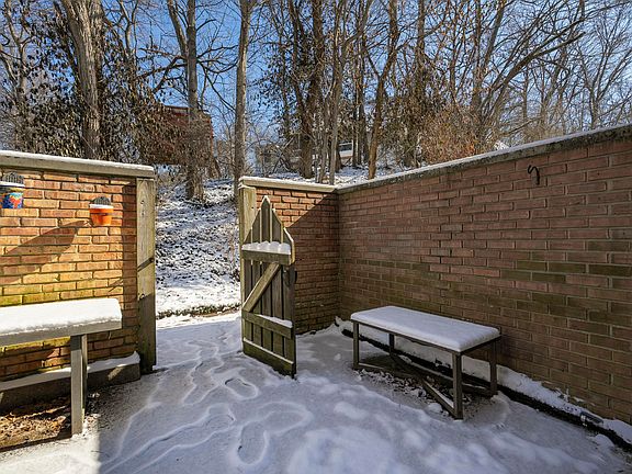 4th image of 132 Deauville Ct