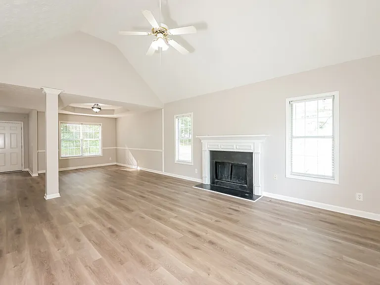 9385 Eagles Landing Dr — Photo 4