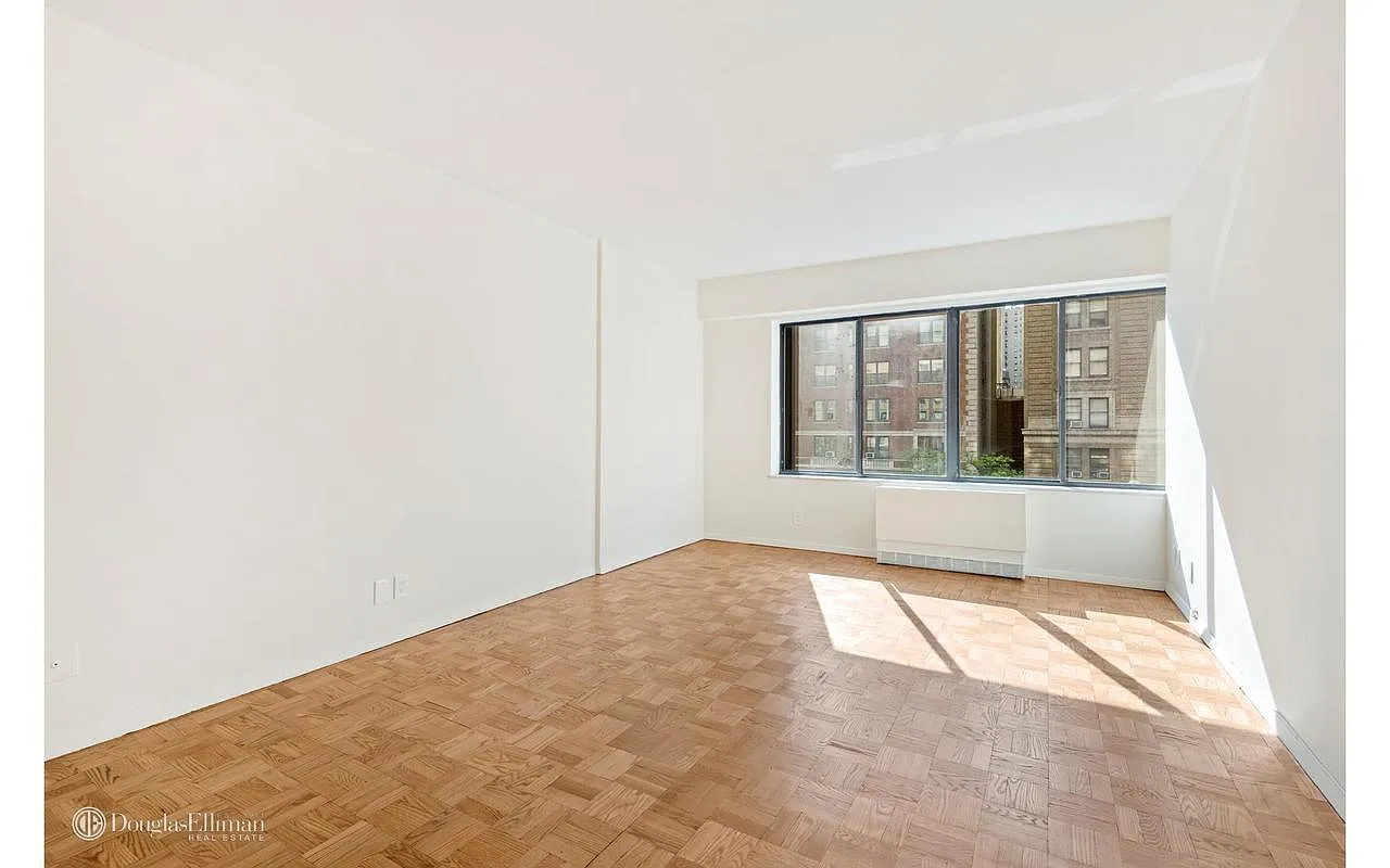 900 Park Ave APT 4B photo 1