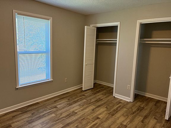 4th image of 303 Johnson Ln #19