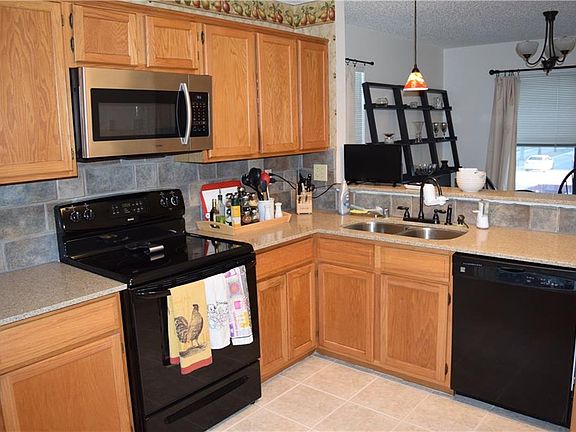 3rd image of 778 Eiffel Dr