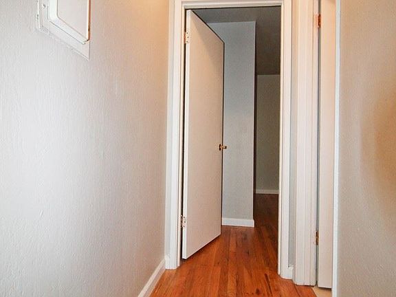 4th image of 2208 25th St APT 1