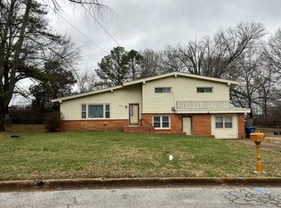1545 Eastview Dr, Humboldt, TN 38343
