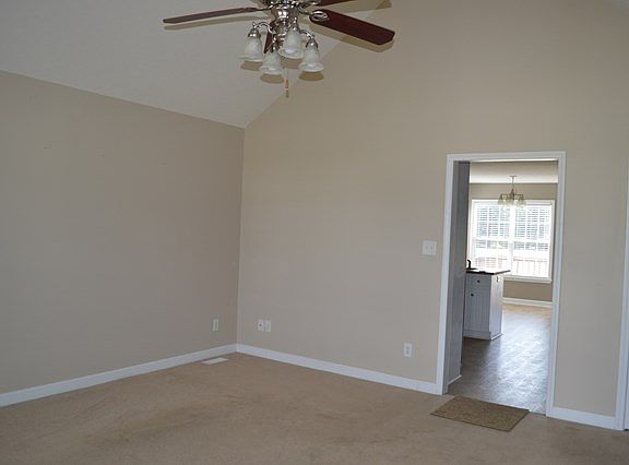 3rd image of 103 Glover Dr
