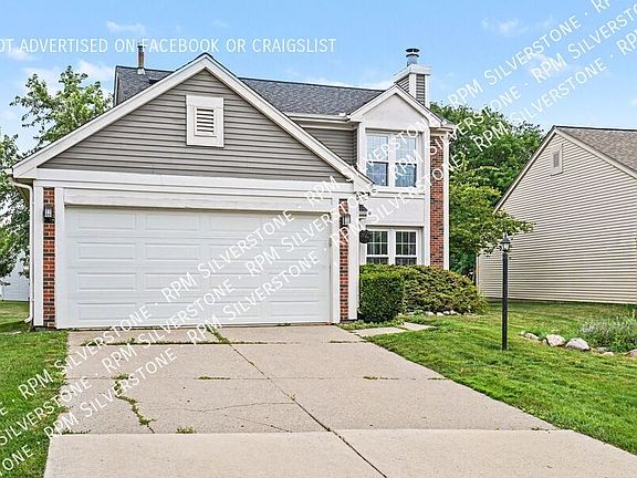 3rd image of 452 Farmridge Ct