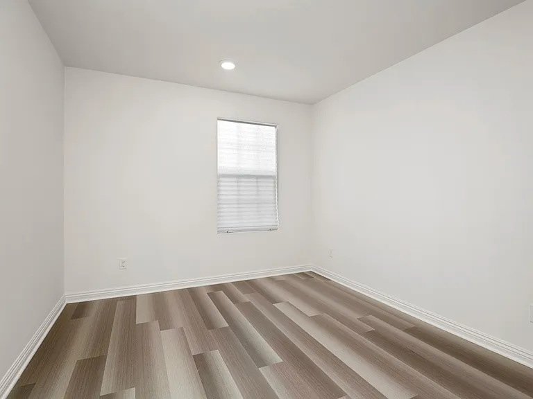 2522 Blackbird Gln — Photo 33