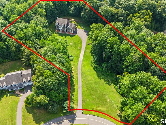 3rd image of 3 Butternut Ridge Road