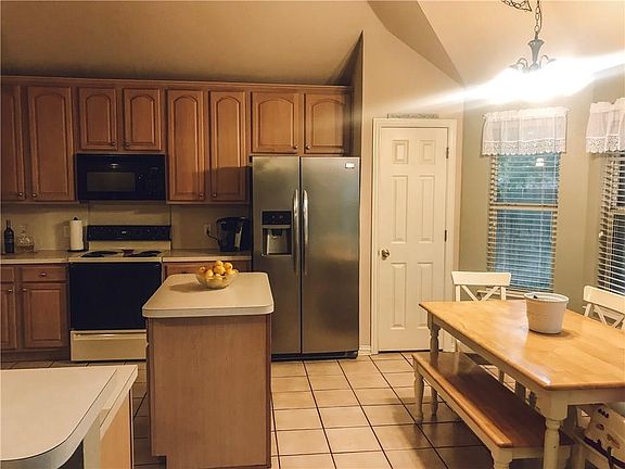 4th image of 1616 Twin Oaks Dr