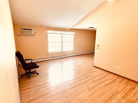 5th image of 827 Old Settlers Trl APT 7