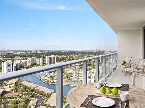 3rd image of 4010 S Ocean Dr Unit R1402