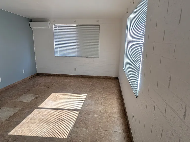 2053 N Alvernon Way #8 — Photo 6