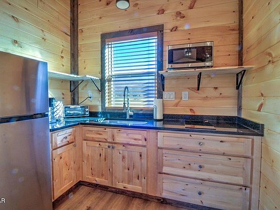 5th image of 191 Highway 32