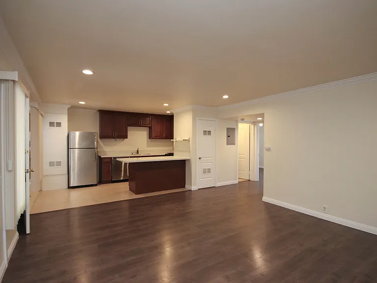 203 S Madison Ave #10 — Photo 3
