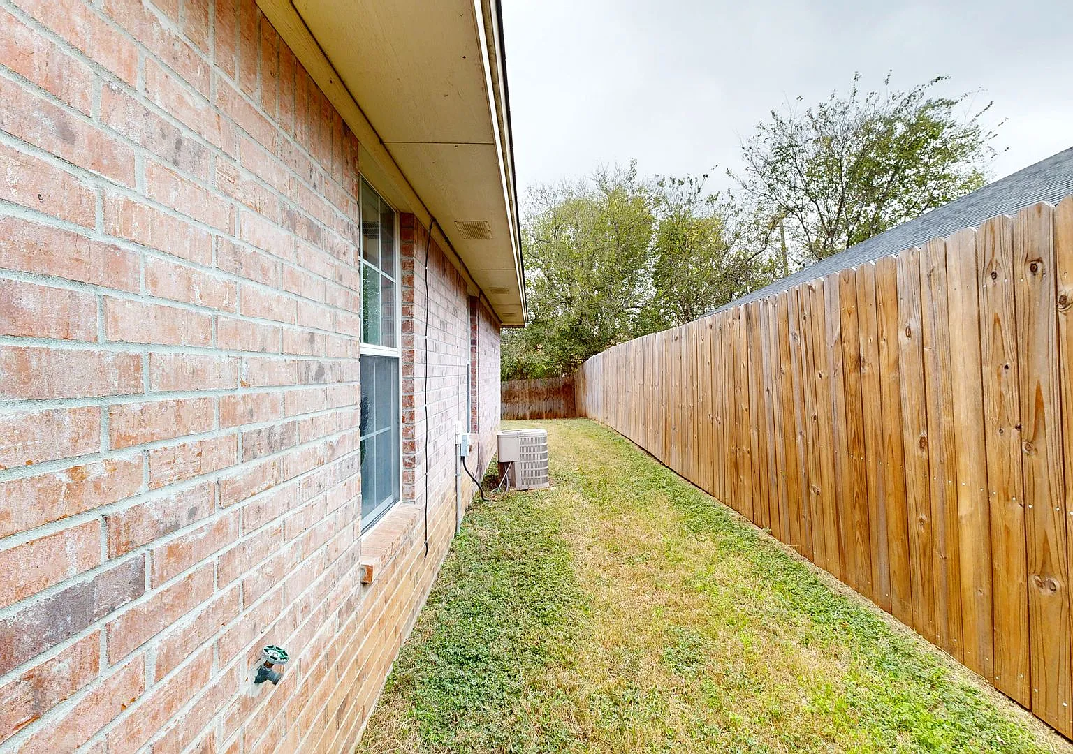 2 Weeks Free + $1,295 Price Improvement — Photo 4