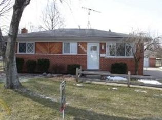 21818 Maple St, Saint Clair Shores, MI