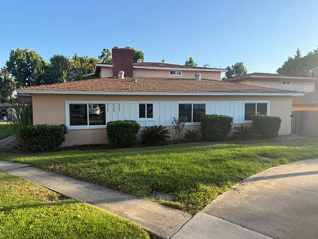 2580 Hayes Dr — Photo 1