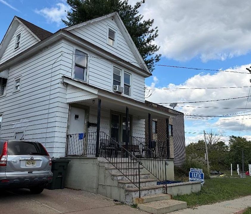 1st image of 481 Hamilton St