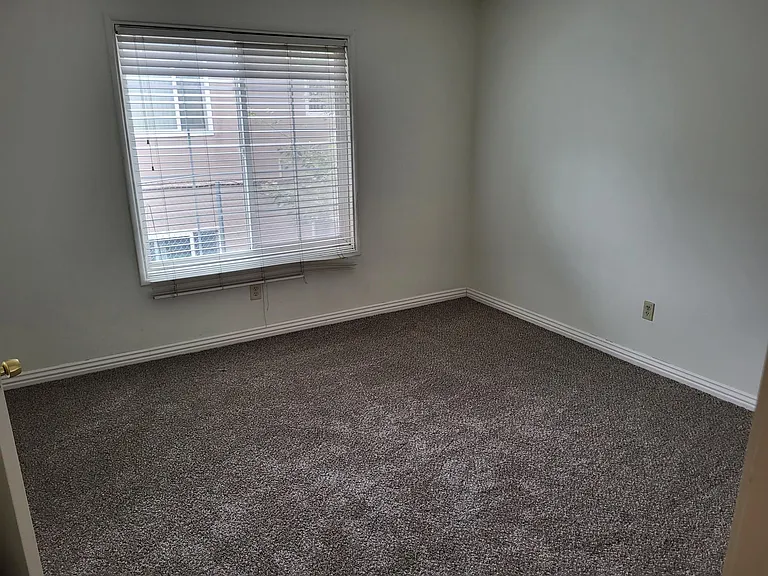 1141 N West St — Photo 5
