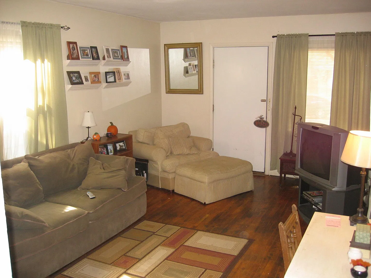 4 bed, 912 sqft, $2,450 — Photo 4