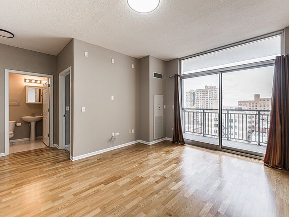 3rd image of 1134 W Granville Ave #1018