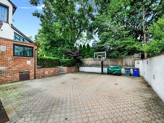 3rd image of 7 Denman Place